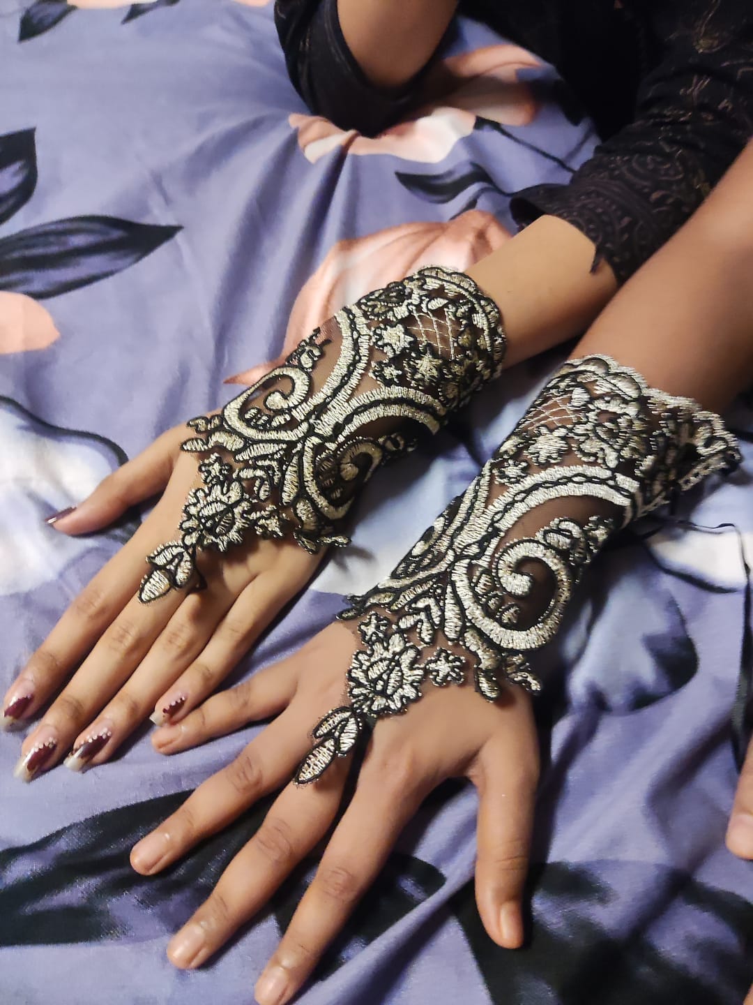 Customer photo review of Fancydresswale Fingerless Gloves flower lace – Bridal & Party Accessory in Red, White, Black & Silver