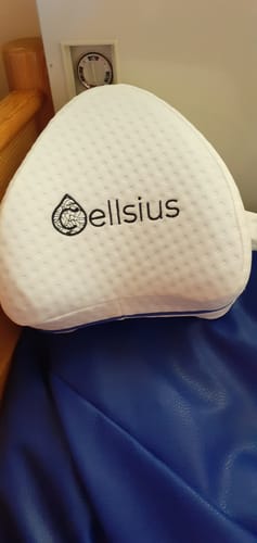 Avis photo d'un client sur Coussin Orthopédique Genoux Cellsius - Le secret d'un sommeil sans douleur