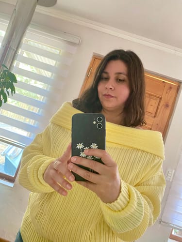 Customer photo review of SWEATER LINA AMARILLO