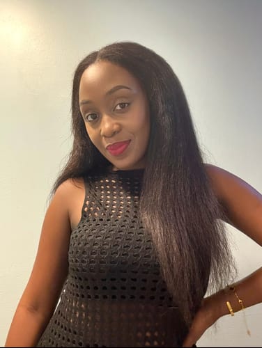 Customer photo review of CurlyMe 3 In 1 Half Wig Kinky Straight Glueless Install Half Wig With Draw-string Beginner Friendly