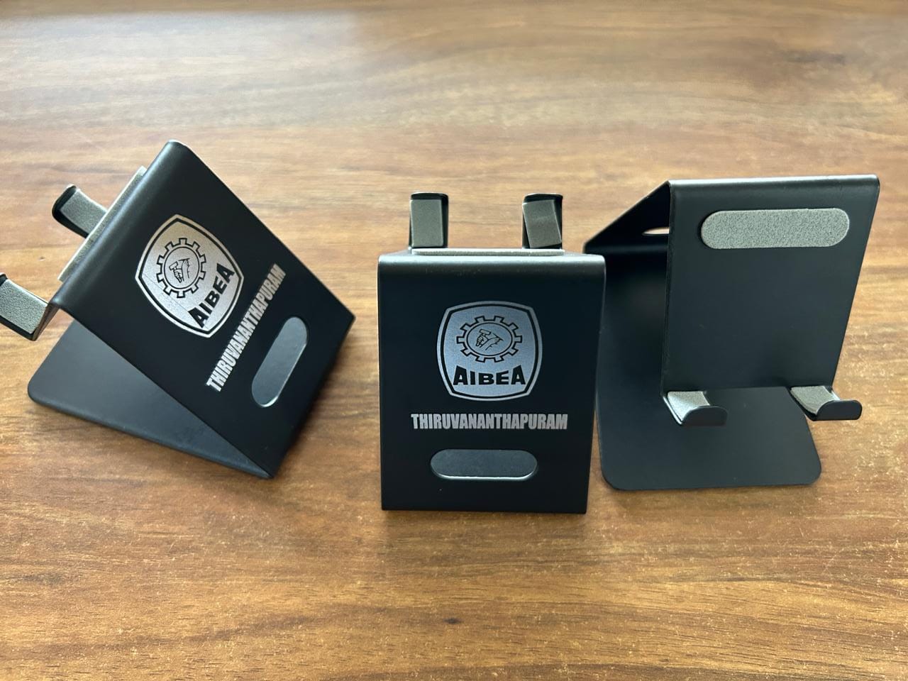 Customer photo review of Premium Mobile Stand | Best for Corporate Gifting | PrintMine.in