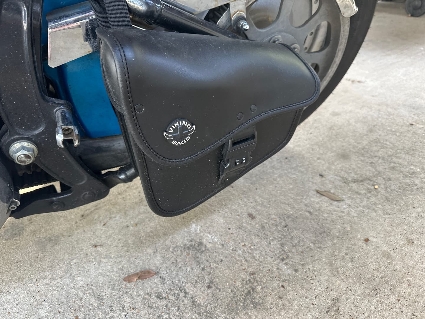 Customer photo review of 3L - Digilock Motorcycle Swingarm Bag for Harley Softail