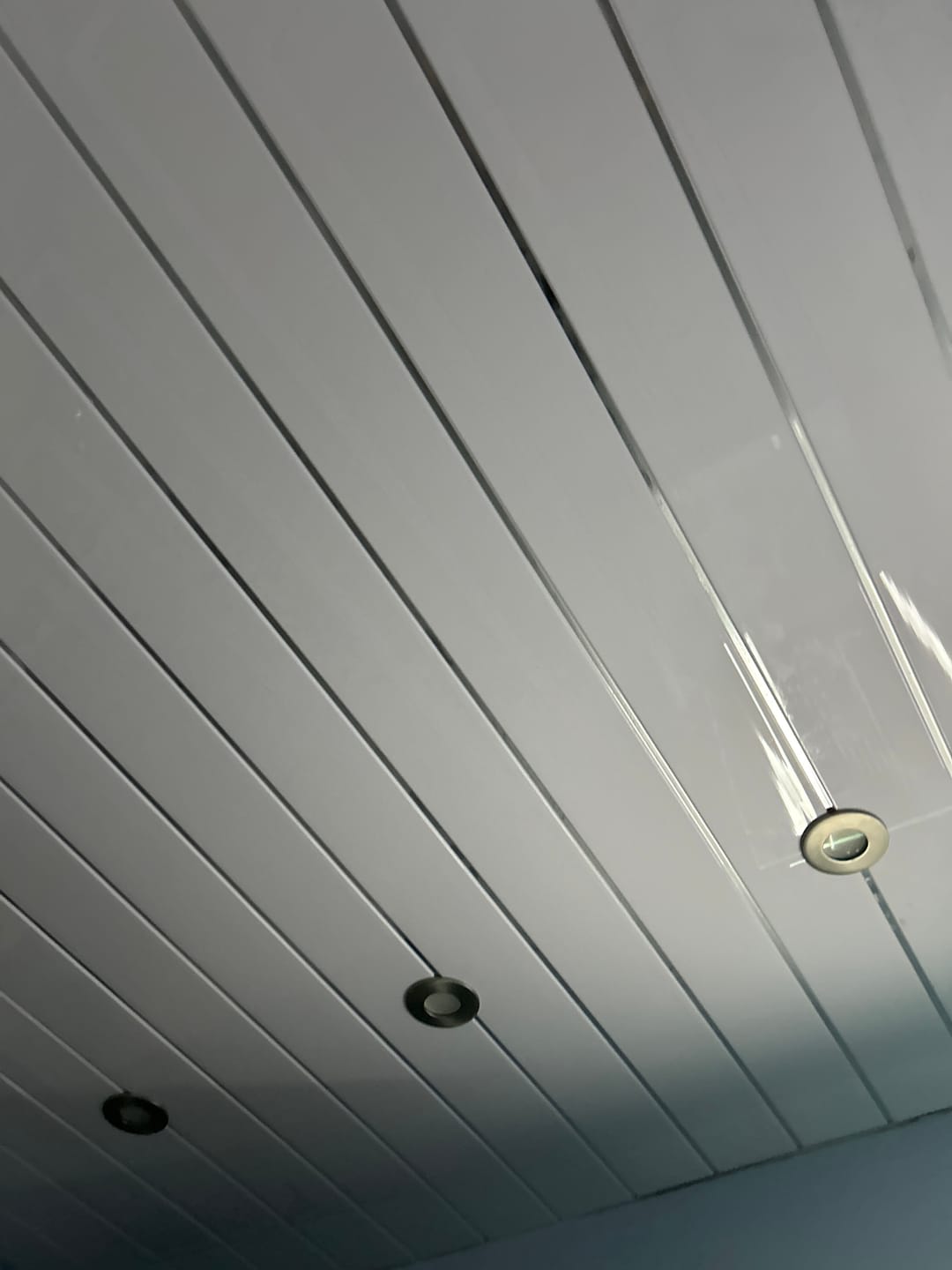 Customer photo review of 8mm White Gloss With 2 Chrome Strip Wall & Ceiling Panel 2.6M