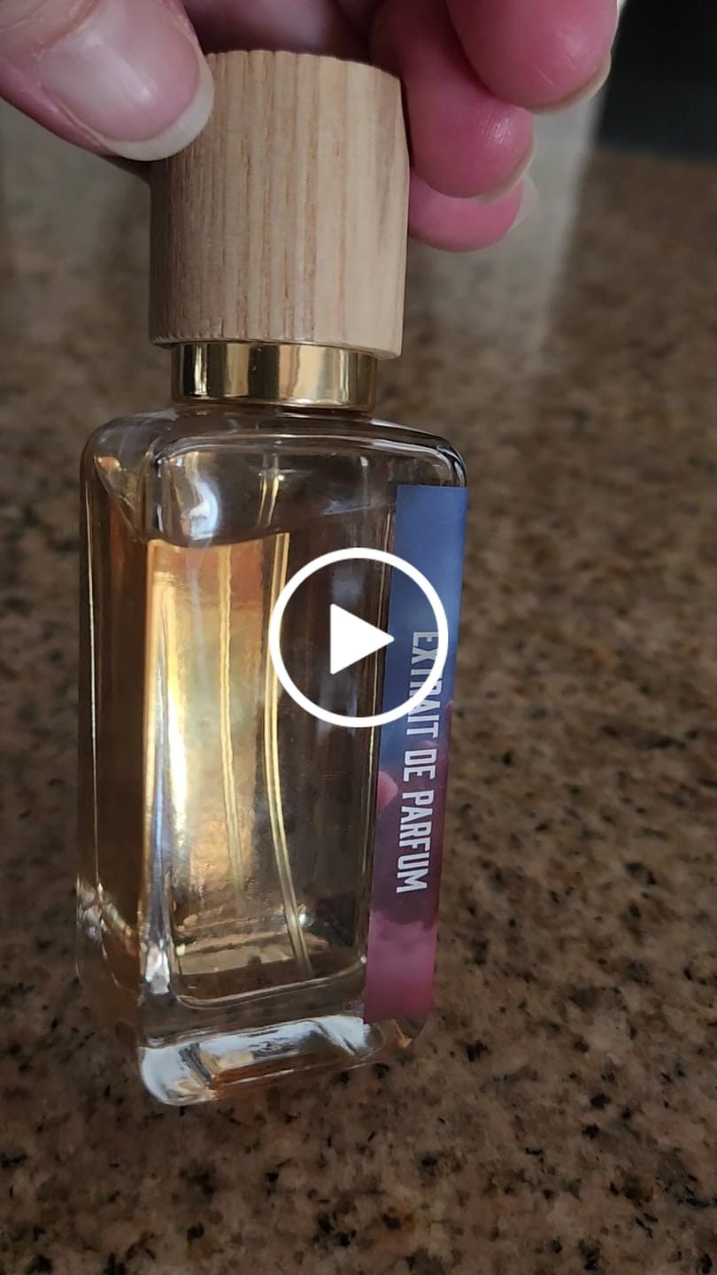 Customer video review of Walk On Cotton Candy