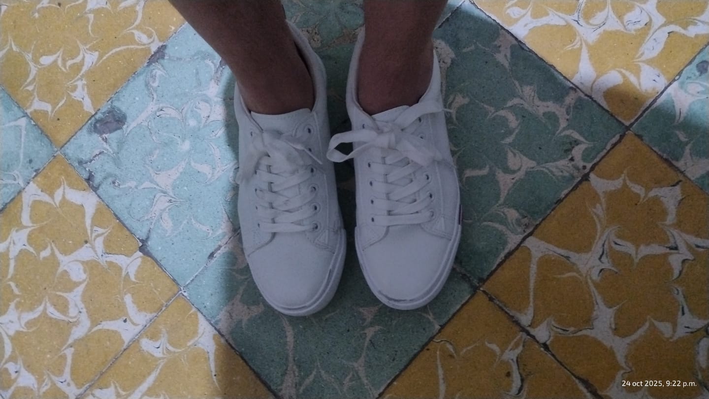 Customer photo review of Tenis Beverly Women