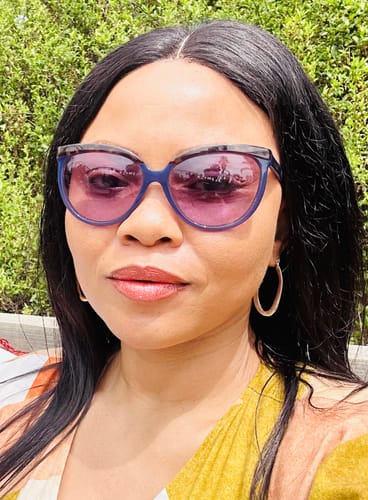 Customer photo review of Brazilian 4x4 Lace Wig Straight 16" and Zoe Water Wave Fringe