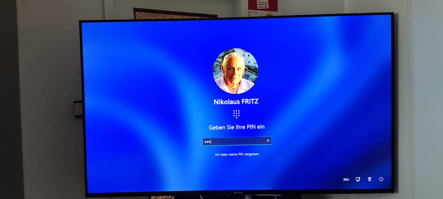 Customer photo review of MINIX ER937-AI AMD Ryzen AI 9 HX 370 Mini PC