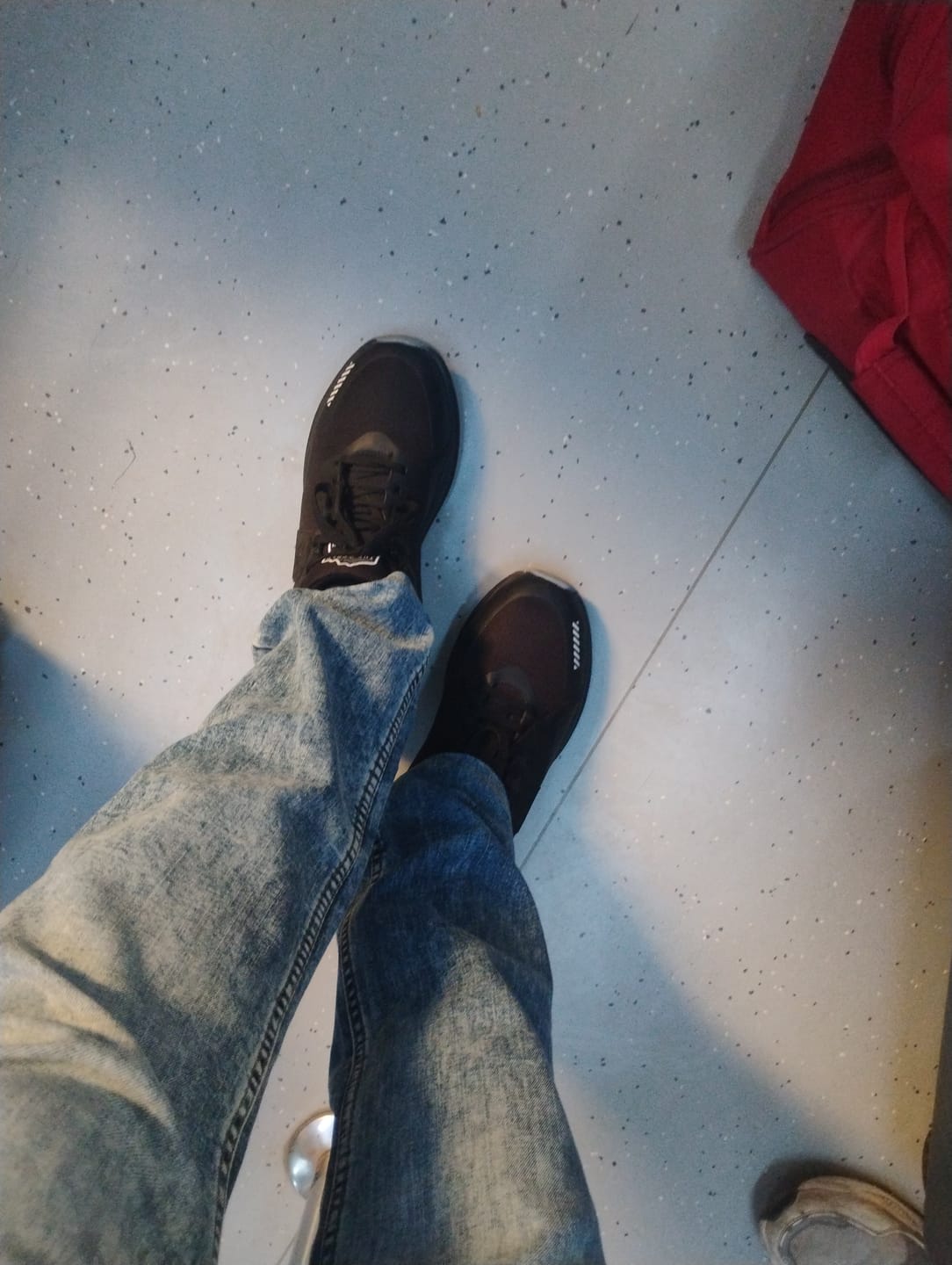 Customer photo review of Bacca Bucci × Discovery Globe Sneakers