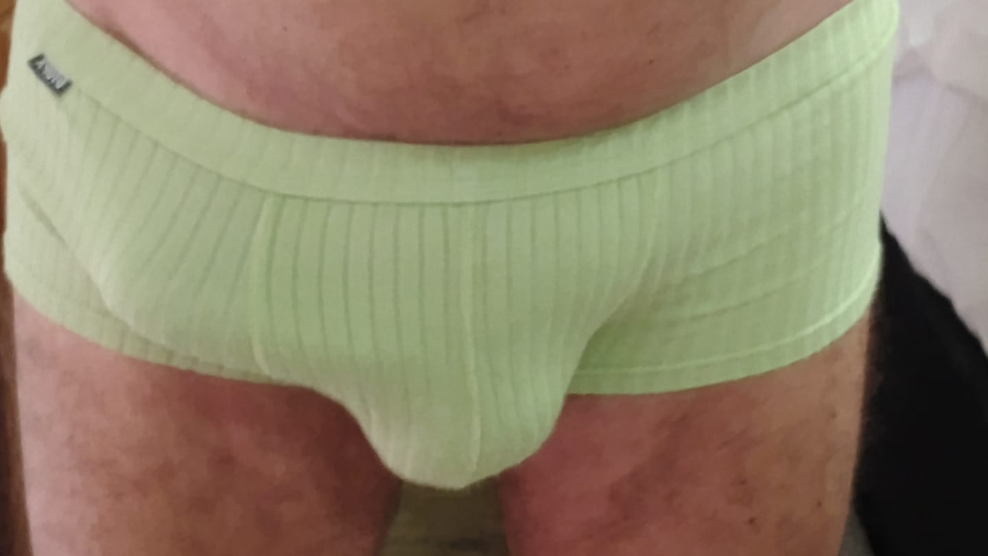 Customer photo review of Men's Threaded Fabric U-Raised Low Rise Trunks