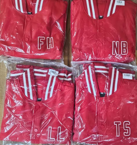 Customer photo review of Maßgeschneidertes Rot Weiß Jacke