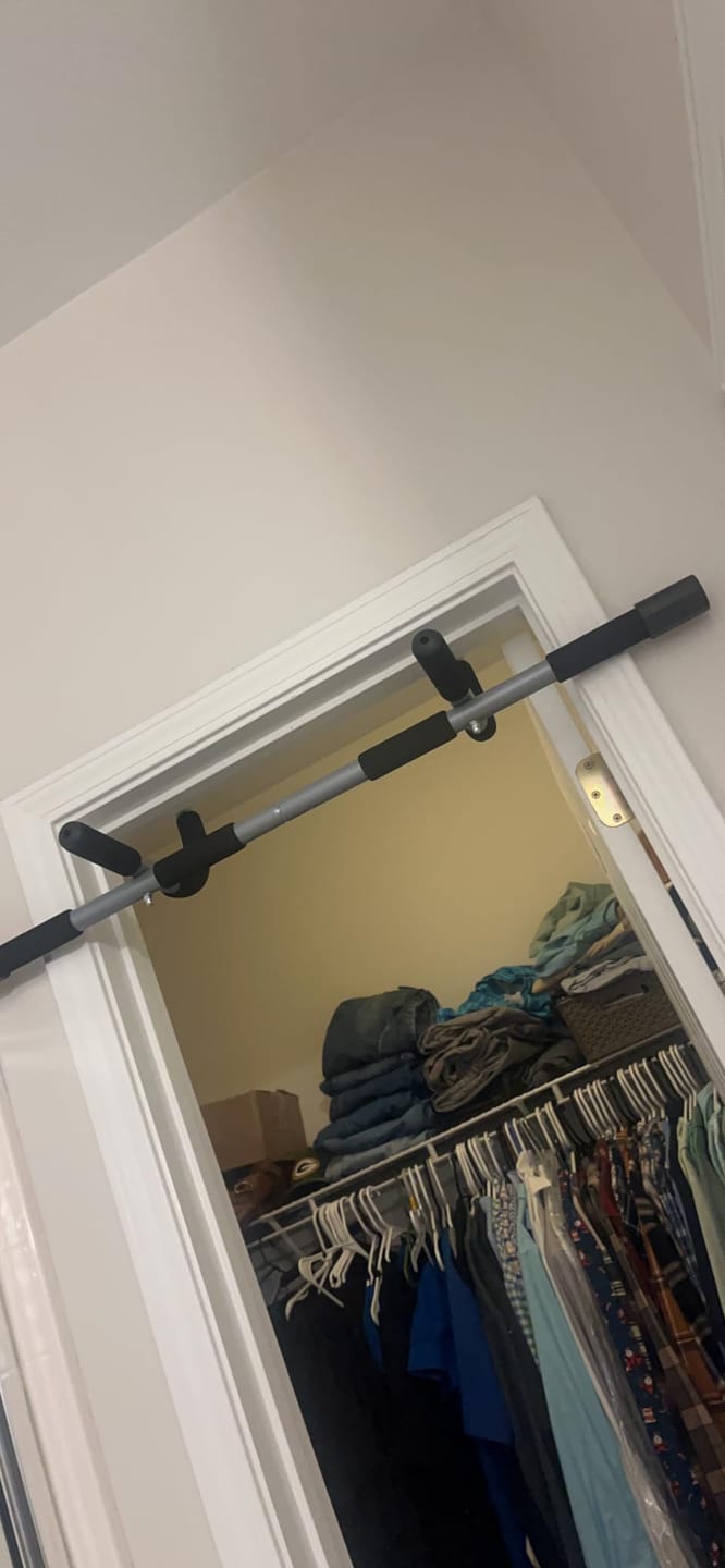 Customer photo review of Doorway Pull-Up Bar