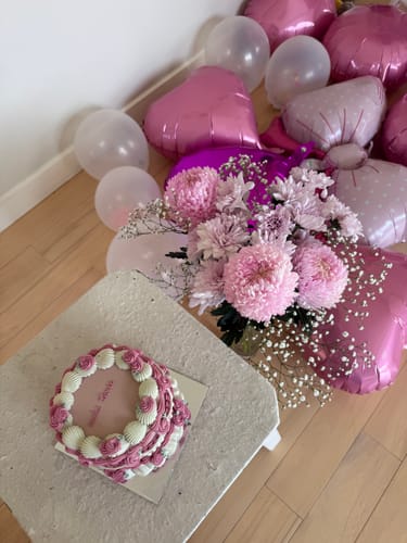 Customer photo review of mia mini cake