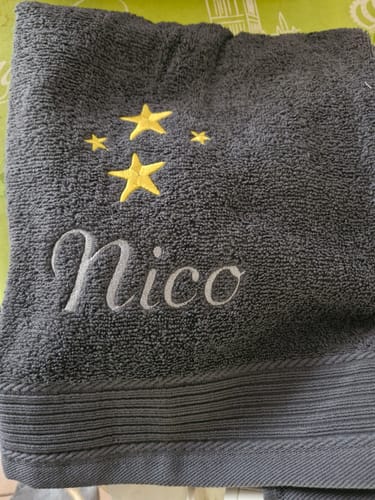 Customer photo review of Personalisiertes Handtuch mit Namen für Erwachsene bestickt
