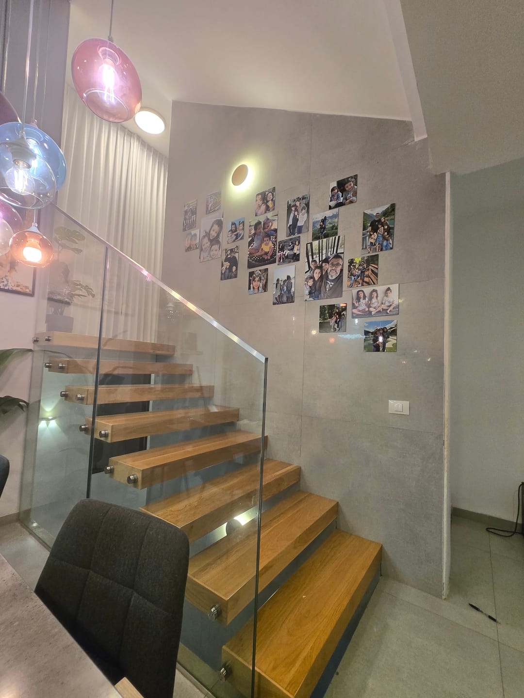 Customer photo review of קיר תמונות מתמגנטות