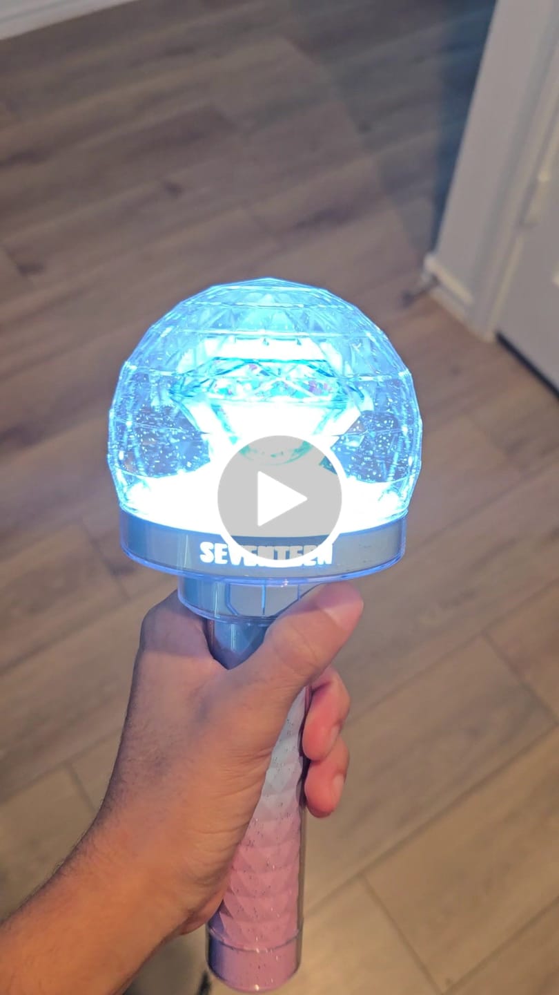 Customer video review of SEVENTEEN - OFFICIAL LIGHT STICK VER.3 10TH ANNIV.