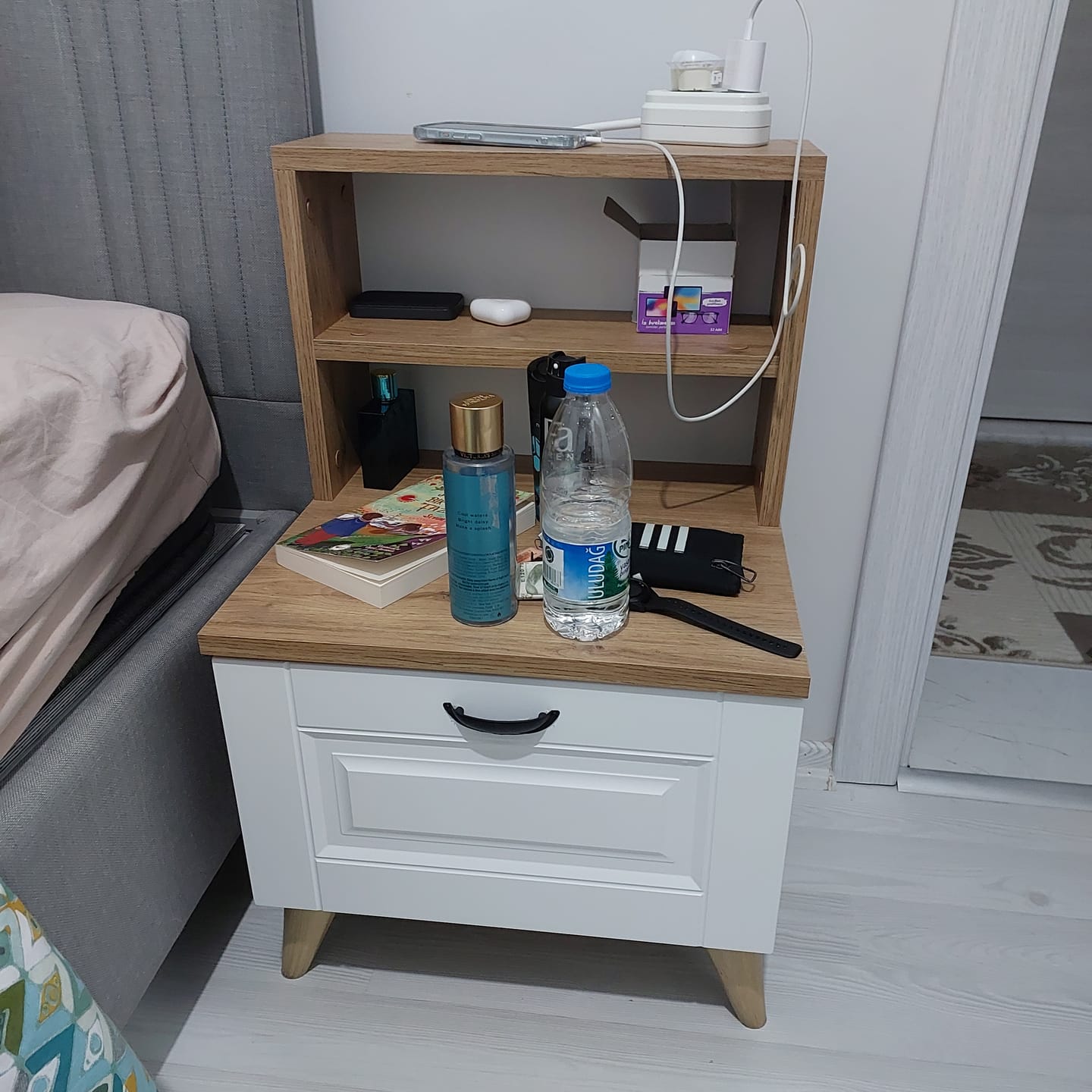 Customer photo review of Rani BD105 Komodin 2 Raflı Membran Çekmeceli Komodin Sepet Ceviz - Beyaz