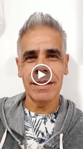 Customer video review of 🎯 Añadir una frase específica a tu canción?