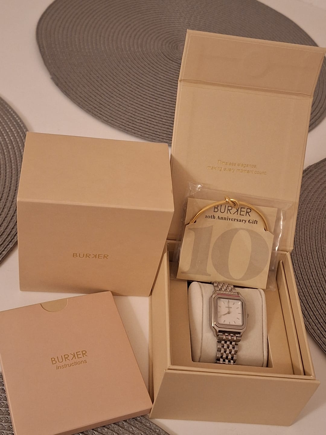 Customer photo review of Macy Silver White