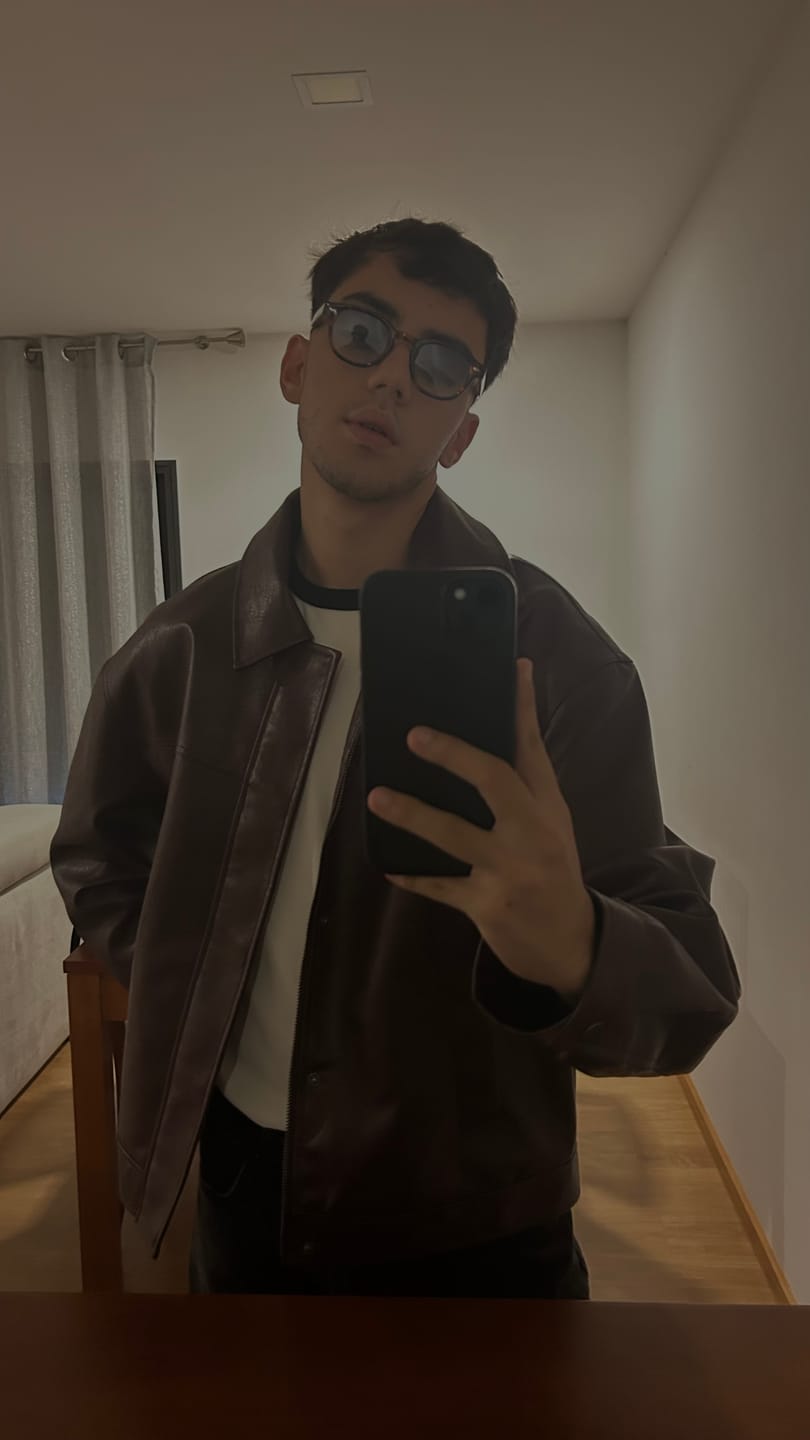 Customer photo review of LE CORBUSIER TORTOISE BLUE