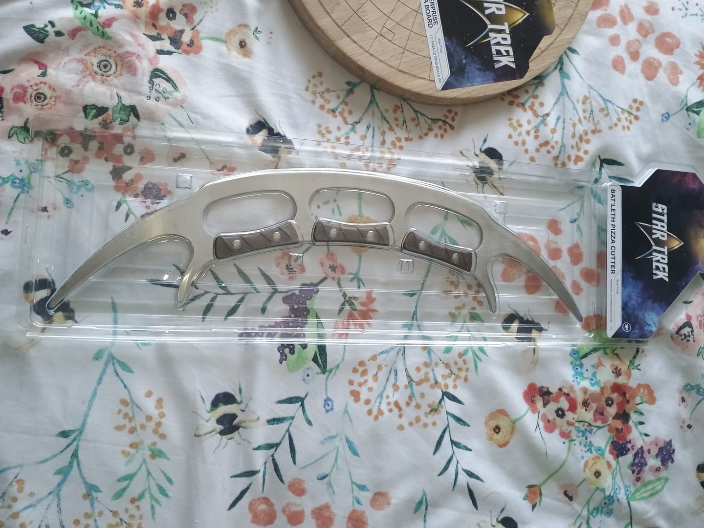 Customer photo review of Star Trek™ Bat'leth Pizza Cutter
