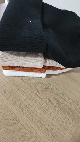 Customer photo review of 4pcs Knit Cuffed Beanie