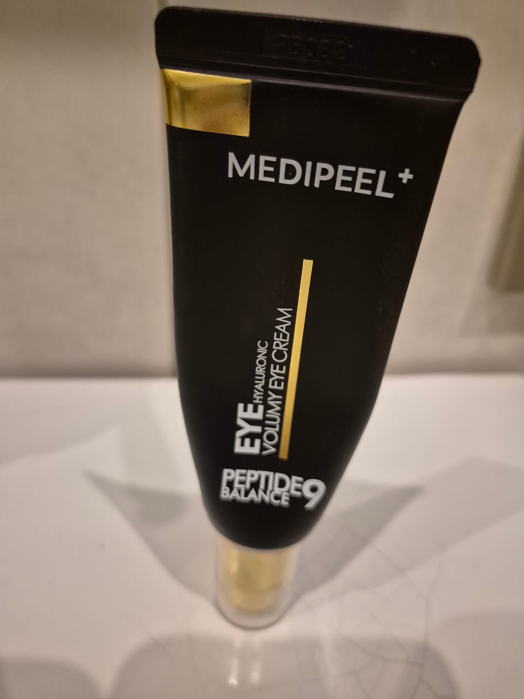 Customer photo review of Pretnovecošanas krēms priekš acu plakstiņiem ar peptīdiem Medi-Peel Peptide Balance 9 Eye Hyaluronic Volumy Eye Cream