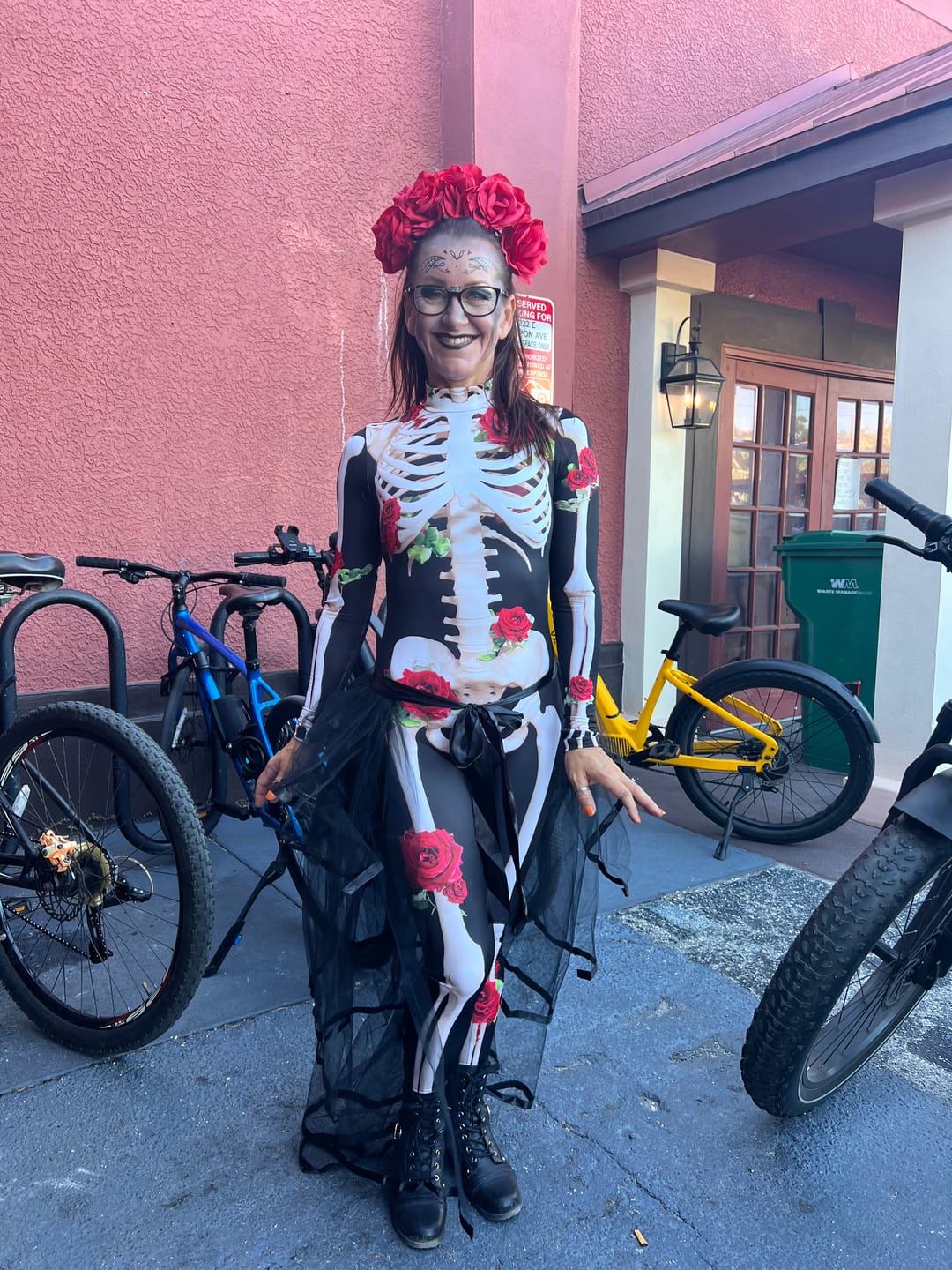 Customer photo review of Skeleton & Roses Costume