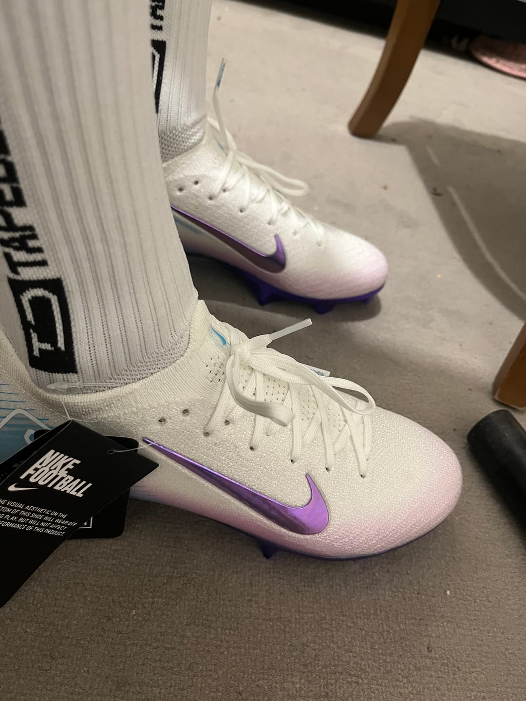 Customer photo review of Mercurial Vapor 16 Elite FG Chromatic Pack Blanc/Violet/Bleu