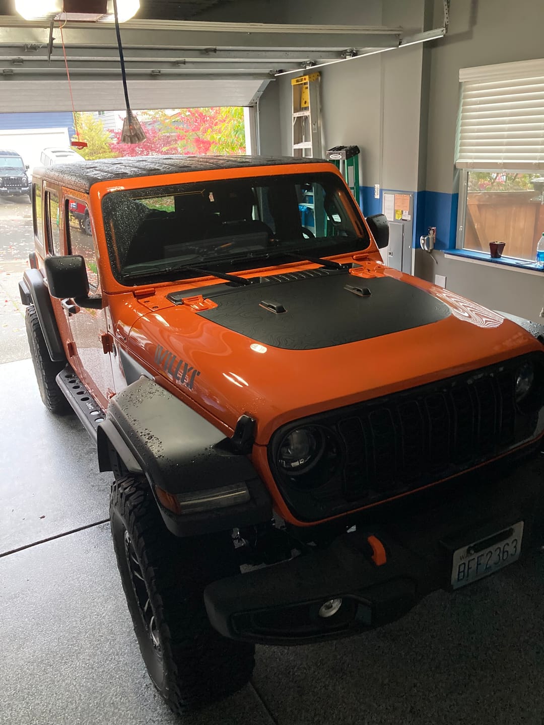 Customer photo review of Black Topo Hood Graphic | fits Wrangler JL and Gladiator JT