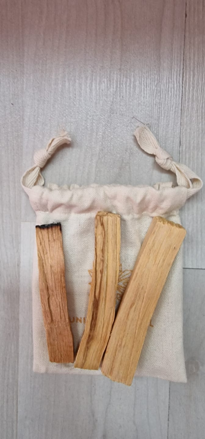 Customer photo review of Palo Santo (Bursera Graveolens) du Pérou