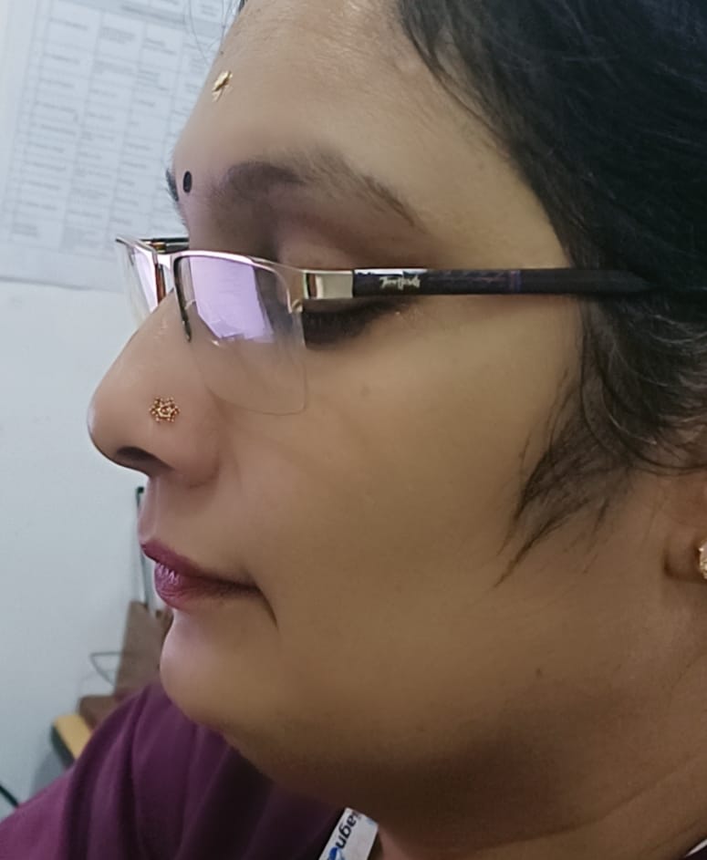 Customer photo review of Radiant Halo Screw Nose Pin