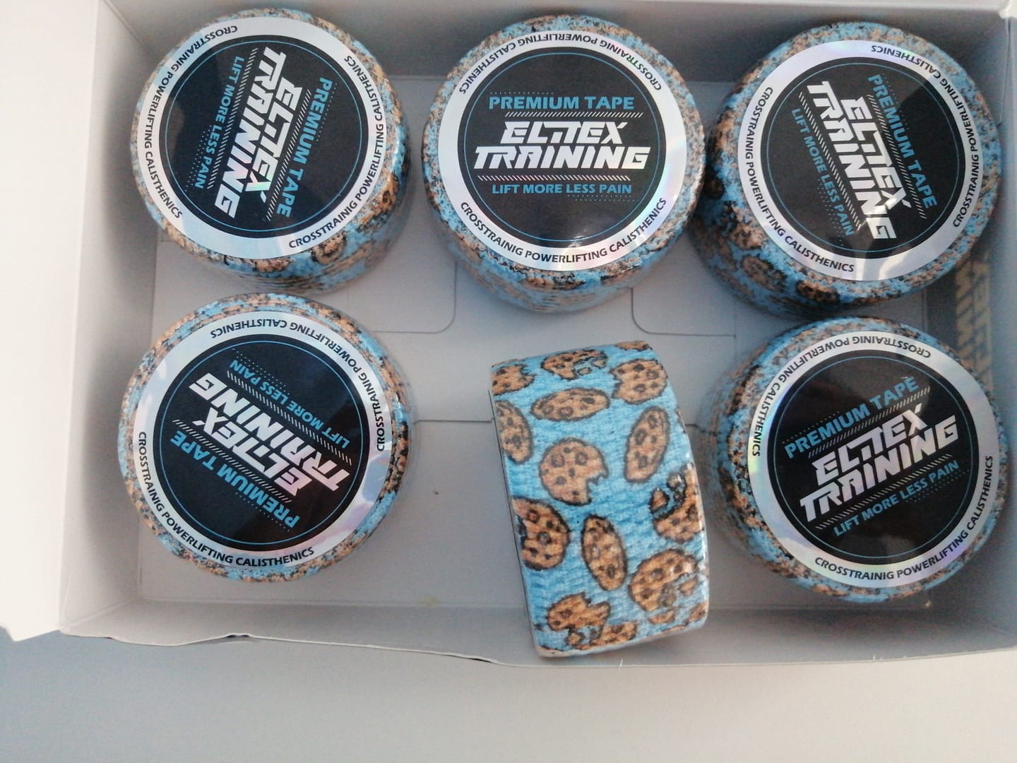 Customer photo review of Premium Tape Extra Adhesivo Cookie Edition Pack 6
