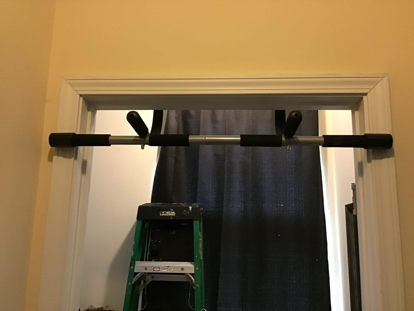 Customer photo review of Doorway Pull-Up Bar