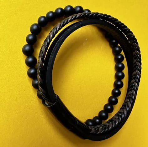 Customer photo review of An Meinen Enkel – Beruhigendes Lavastein-Armband – In Liebe, Oma