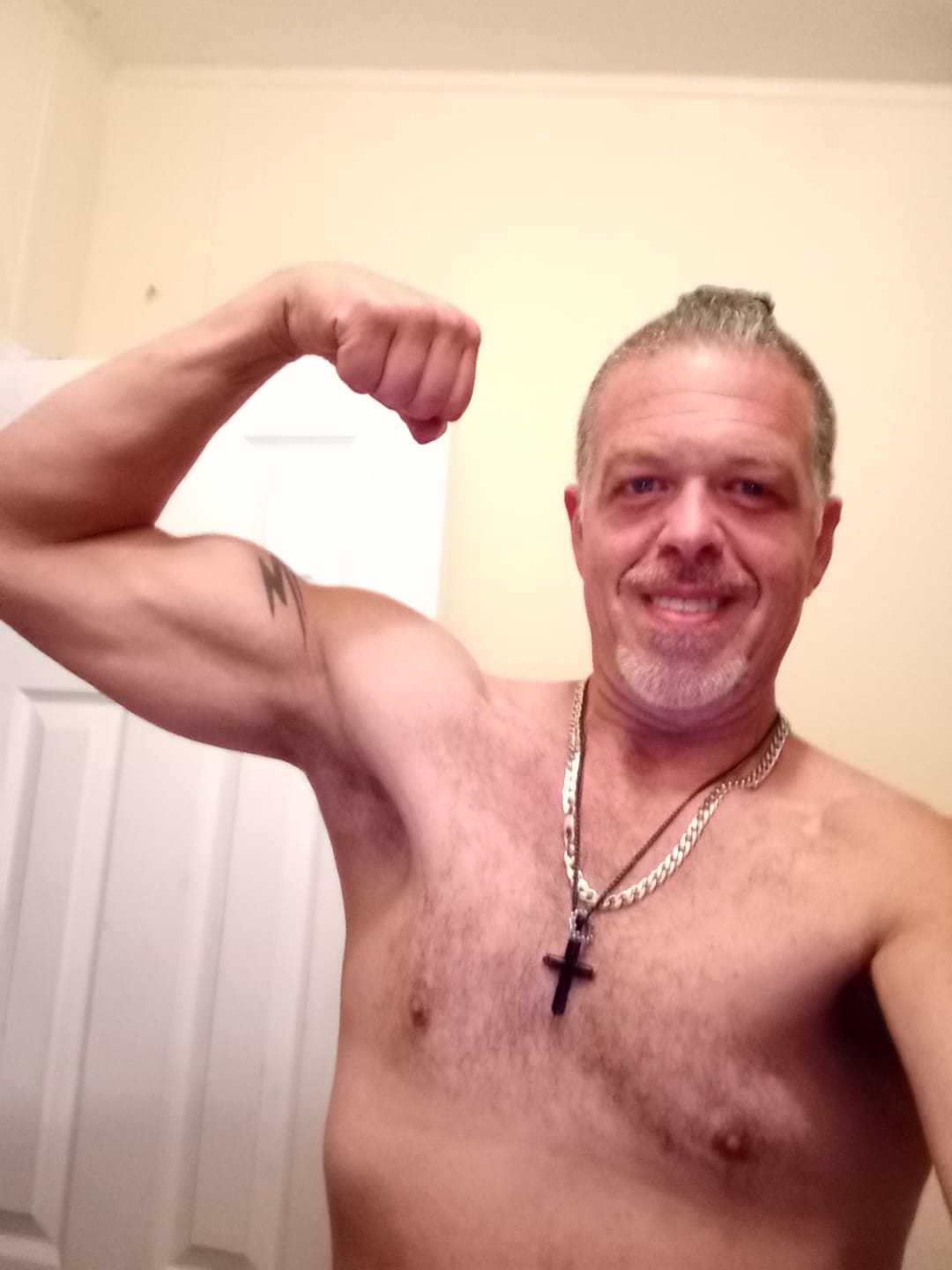 Customer photo review of 🎁 Add 2 Inches to Your Arms: The 1,000-Rep Gauntlet Workout Program (100% off)
