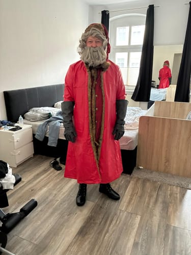 Customer photo review of The Christmas Chronicles Santa Claus Weihnachtsmann Weihnachten Cosplay Kostüm