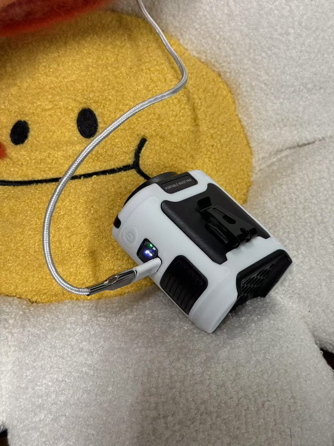 Customer photo review of 3-in-1 Waist Fan with Flashlight & Powerbank