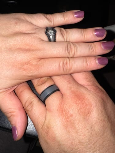 Customer photo review of Couple Bundle Silicone Wedding Ring Bundle Set#80