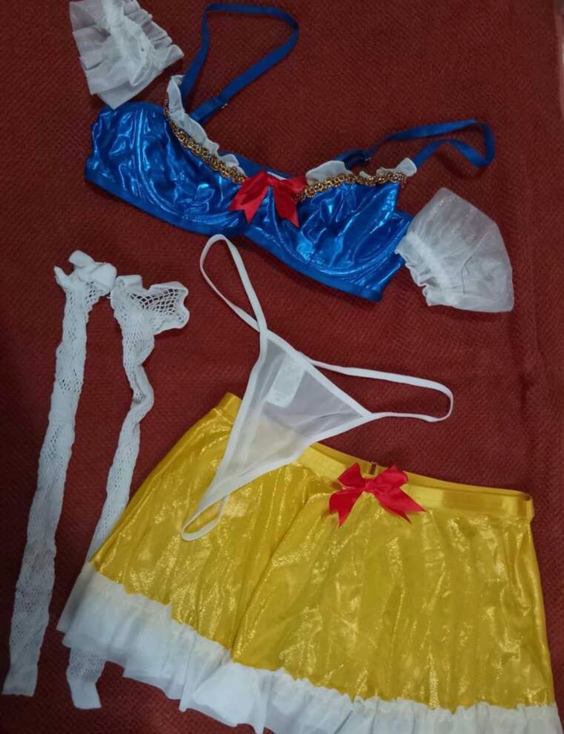 Customer photo review of Disfraz de Blanca Nieves Princesa sexy con Medias