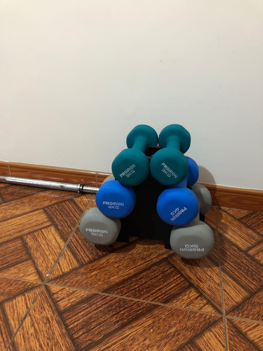 Customer photo review of Sets de Mancuernas de Neopreno + RACK de  3 niveles