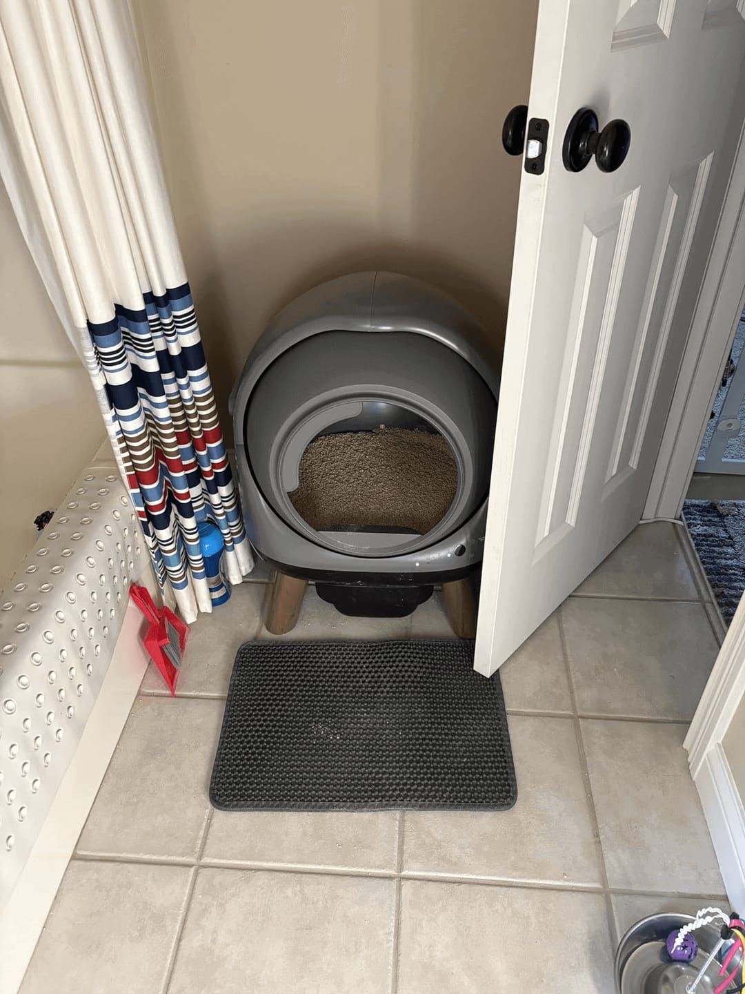 Customer photo review of [🎃Halloween Sale] Orbitie Automatic Cat Litter Box for Cats,Superior Odor Control & Whisper-Quiet