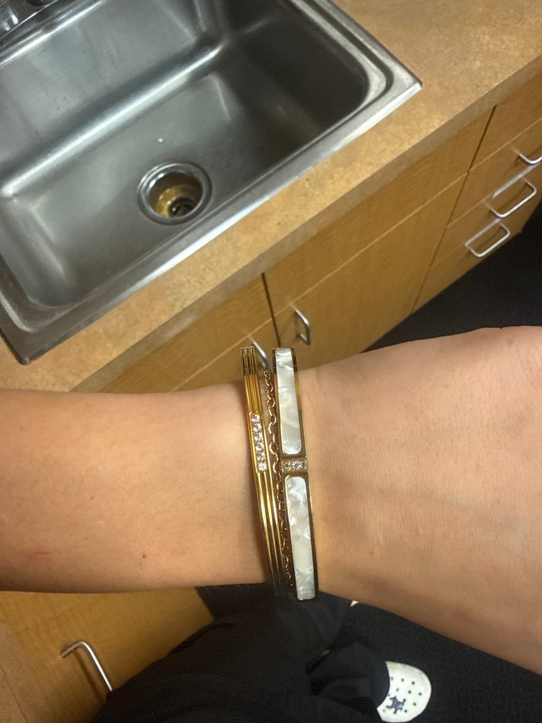 Customer photo review of White Sahara Gold Bangle