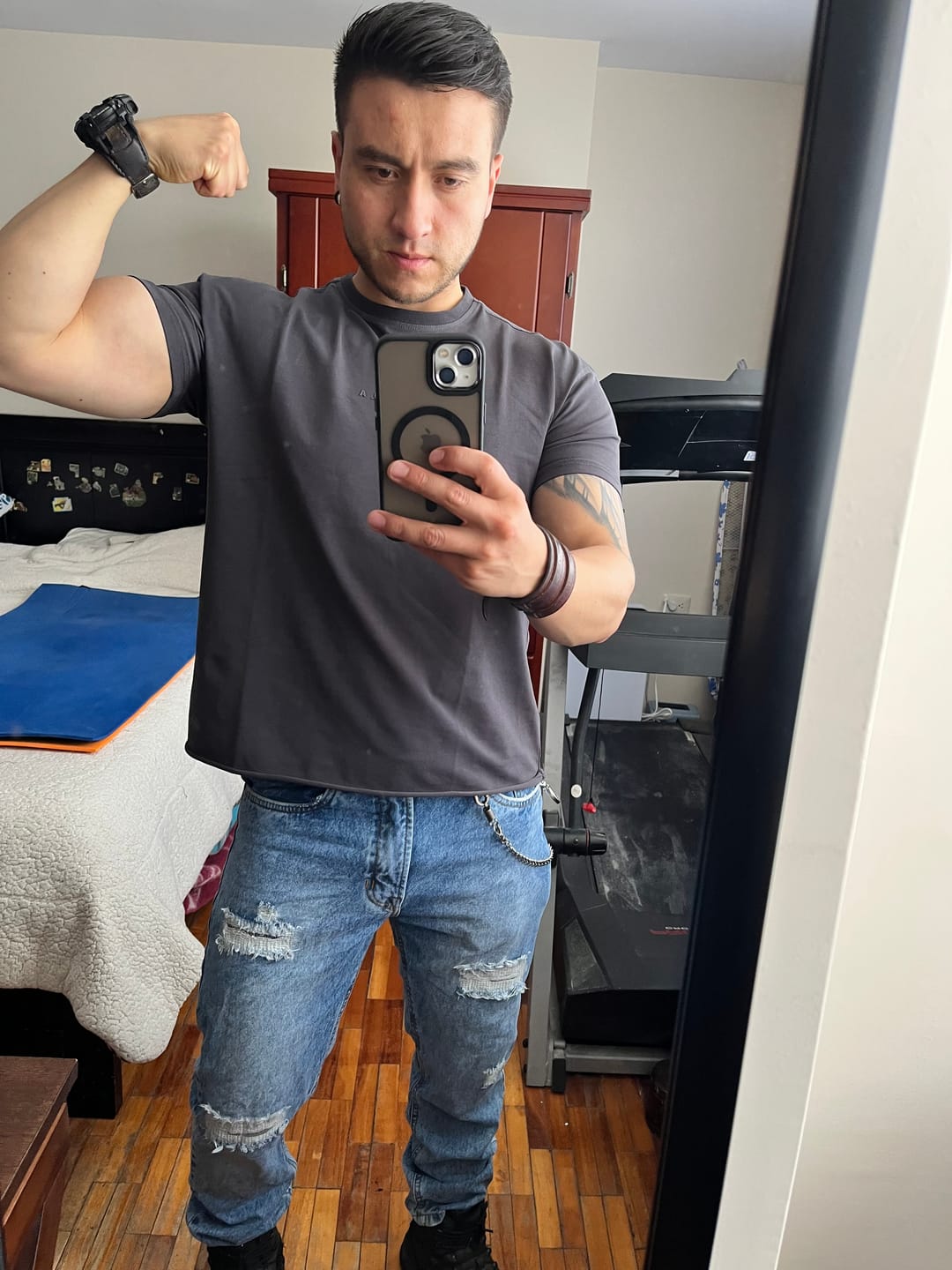 Customer photo review of 4097 - Cropped Tailored Tees