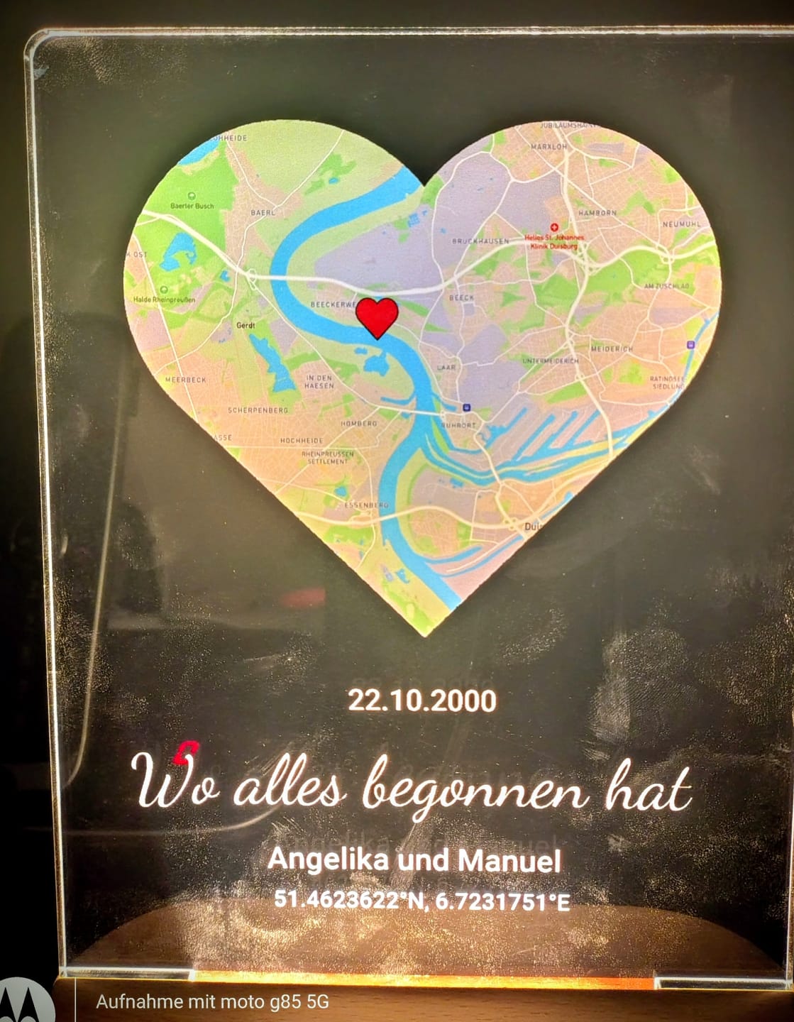 Customer photo review of Wo alles begann - Personalisiertes Nachtlicht mit LED-Holzfuß (14x20)