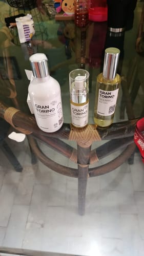Customer photo review of Aceite y Shampoo Para Barba + Eau De Parfum · Paquete De 3 Piezas