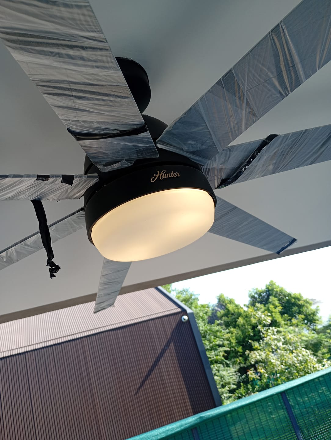 Customer photo review of Ventilador de Techo Downtown para Exterior 72 Pulgadas