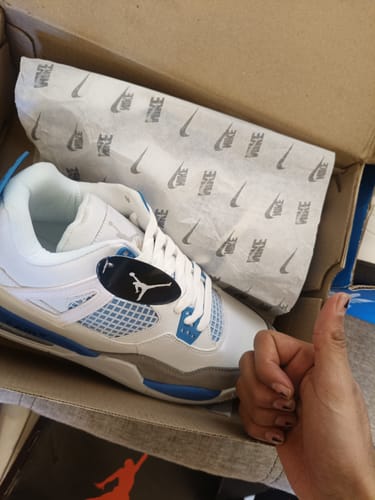 Customer photo review of Tenis Retro 4 Blanco Azul