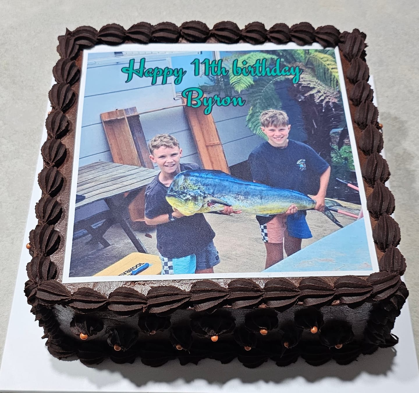 Customer photo review of 19 cm x 19 cm Square Pre-cut Custom Edible Icing Image