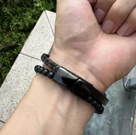 Customer photo review of An Meinen Enkel – Beruhigendes Lavastein-Armband – In Liebe, Oma