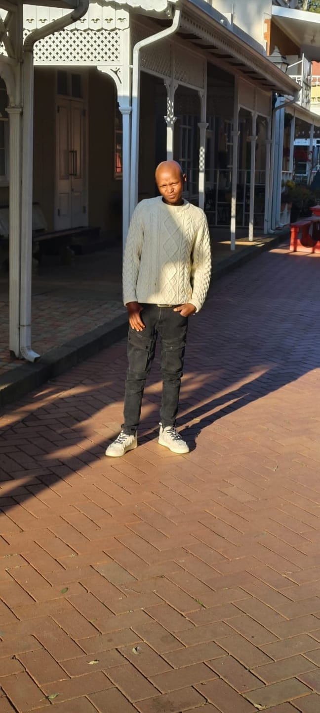 Customer photo review of COB Persistent Sneaker Ecru